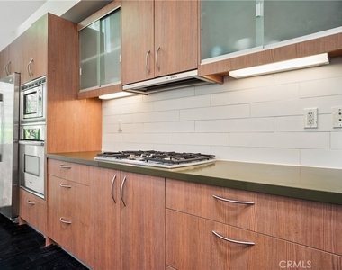 12837 Moorpark Street - Photo Thumbnail 4