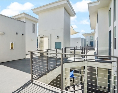 12837 Moorpark Street - Photo Thumbnail 26