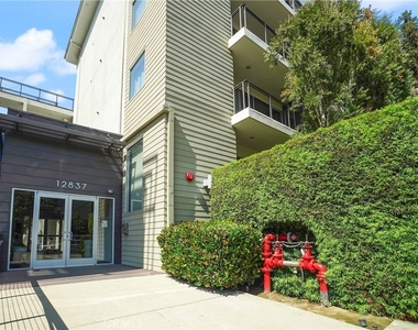 12837 Moorpark Street - Photo Thumbnail 28
