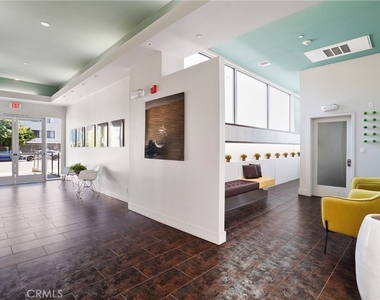12837 Moorpark Street - Photo Thumbnail 36
