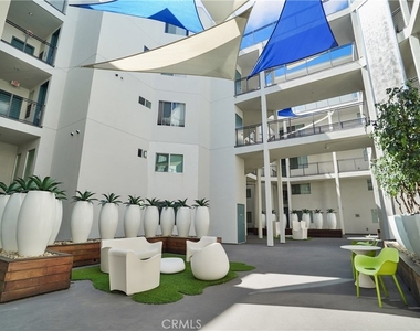 12837 Moorpark Street - Photo Thumbnail 34