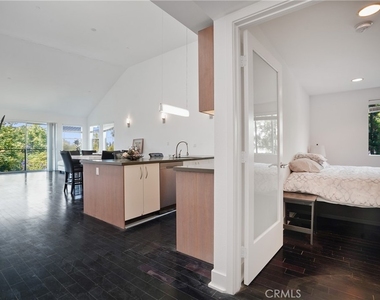 12837 Moorpark Street - Photo Thumbnail 12