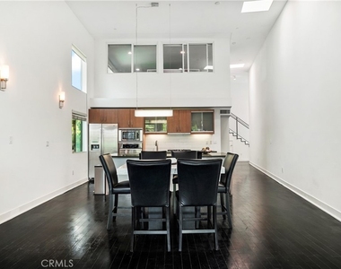12837 Moorpark Street - Photo Thumbnail 8