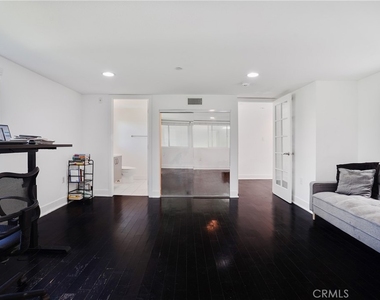 12837 Moorpark Street - Photo Thumbnail 21