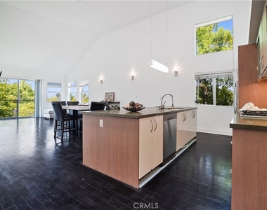 12837 Moorpark Street - Photo Thumbnail 2
