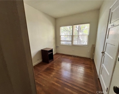 2629 Piedmont Avenue - Photo Thumbnail 2