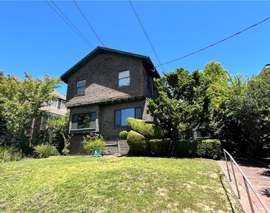 2629 Piedmont Avenue - Photo Thumbnail 6