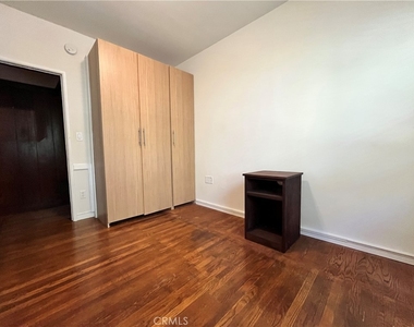 2629 Piedmont Avenue - Photo Thumbnail 3