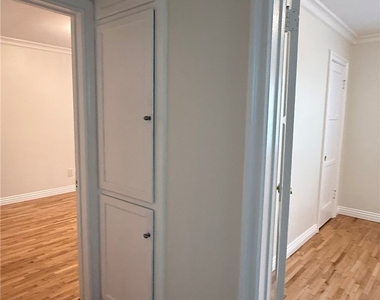2419 Marshallfield Lane - Photo Thumbnail 6