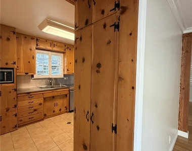 2419 Marshallfield Lane - Photo Thumbnail 18