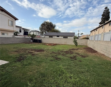 2419 Marshallfield Lane - Photo Thumbnail 27