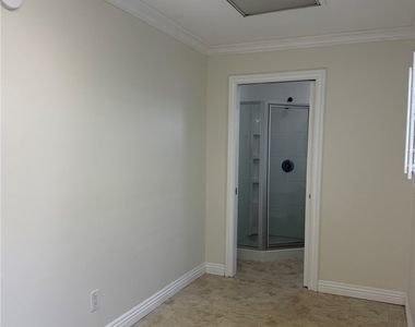 2419 Marshallfield Lane - Photo Thumbnail 24