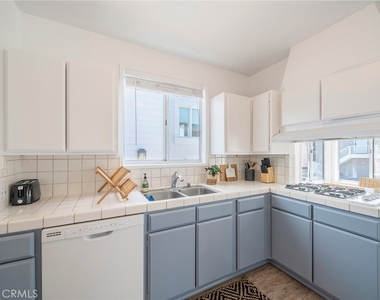 333 28th Street - Photo Thumbnail 9