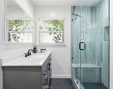 711 Stepney Street - Photo Thumbnail 6