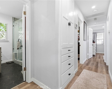 711 Stepney Street - Photo Thumbnail 7