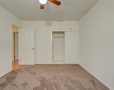 1913 Huntington Lane - Photo Thumbnail 13