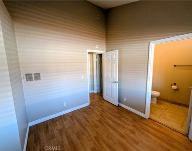 1764 Freeman Avenue - Photo Thumbnail 11