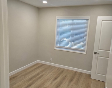 6162 Ludlow - Photo Thumbnail 11