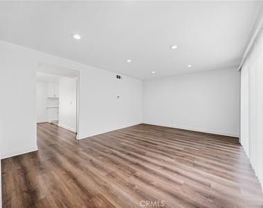 8141 Firth - Photo Thumbnail 2