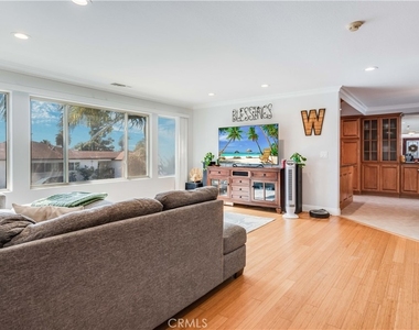 3663 Almeria Street - Photo Thumbnail 7