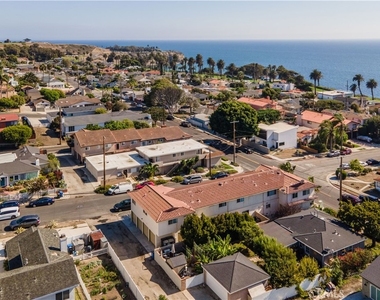 3663 Almeria Street - Photo Thumbnail 44