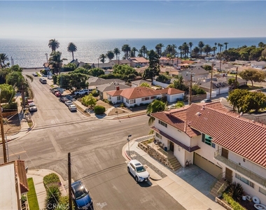 3663 Almeria Street - Photo Thumbnail 35