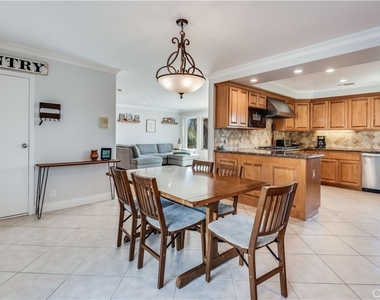 3663 Almeria Street - Photo Thumbnail 12