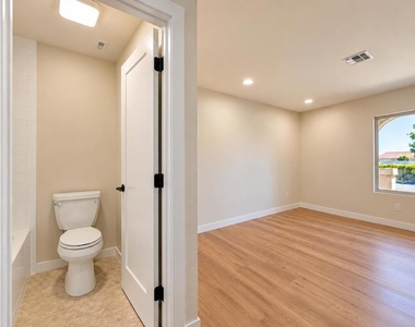 10718 Dabney Drive - Photo Thumbnail 13