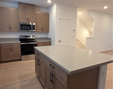16195 Plumeria Lane - Photo Thumbnail 10