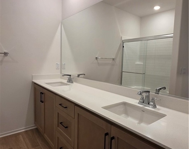 16195 Plumeria Lane - Photo Thumbnail 24