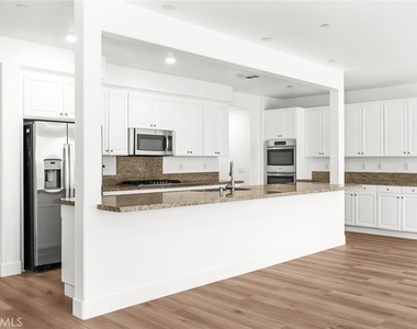 3694 S Grower Avenue - Photo Thumbnail 7