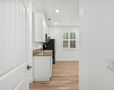 3694 S Grower Avenue - Photo Thumbnail 16