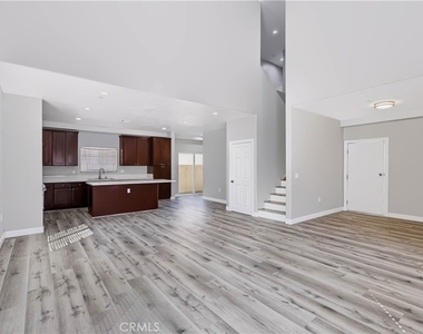 1420 S Euclid Ave - Photo Thumbnail 18