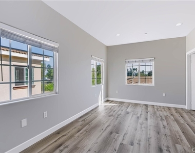 1420 S Euclid Ave - Photo Thumbnail 47
