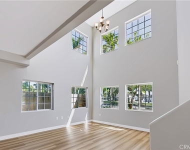 1420 S Euclid Ave - Photo Thumbnail 16