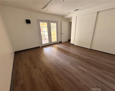 967 W 13th - Photo Thumbnail 16