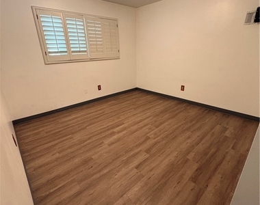 967 W 13th - Photo Thumbnail 9