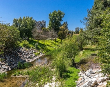 890 B Ronda Sevilla - Photo Thumbnail 22