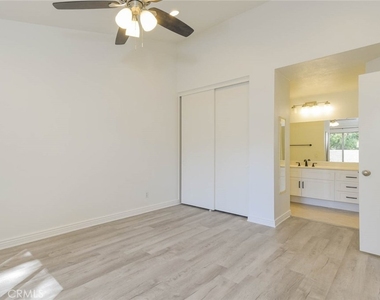 23472 Cambridge Road - Photo Thumbnail 14