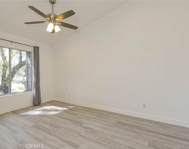 23472 Cambridge Road - Photo Thumbnail 13