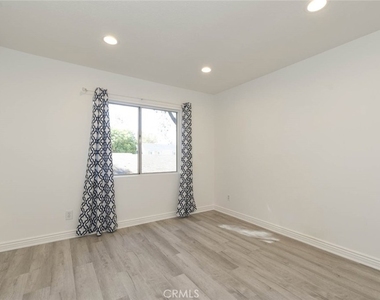 23472 Cambridge Road - Photo Thumbnail 20