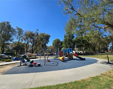 23472 Cambridge Road - Photo Thumbnail 33