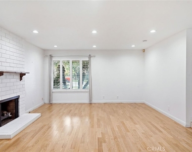 17617 Fremont St - Photo Thumbnail 7