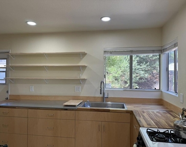 4558 Golden Ridge Drive - Photo Thumbnail 7