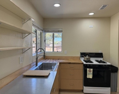 4558 Golden Ridge Drive - Photo Thumbnail 6