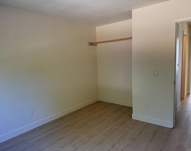 4558 Golden Ridge Drive - Photo Thumbnail 15