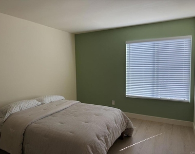 4558 Golden Ridge Drive - Photo Thumbnail 10