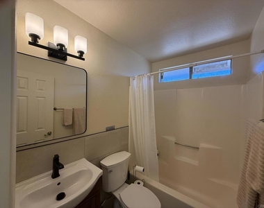 4558 Golden Ridge Drive - Photo Thumbnail 11