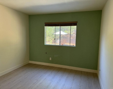 4558 Golden Ridge Drive - Photo Thumbnail 14