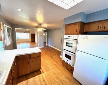 1586 Edmond Court - Photo Thumbnail 4